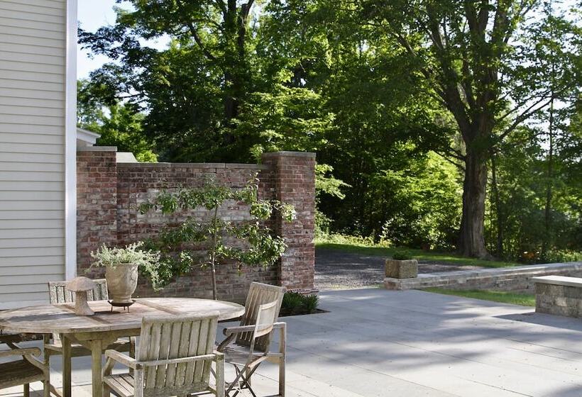 צימר Inn At Kenmore Hall