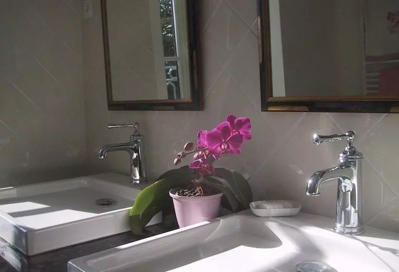 Chambres D Hôtes  B&b  La Bonneterie