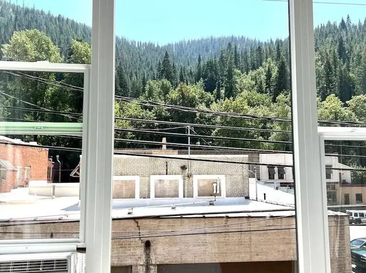 簡易ホテル The Brooks