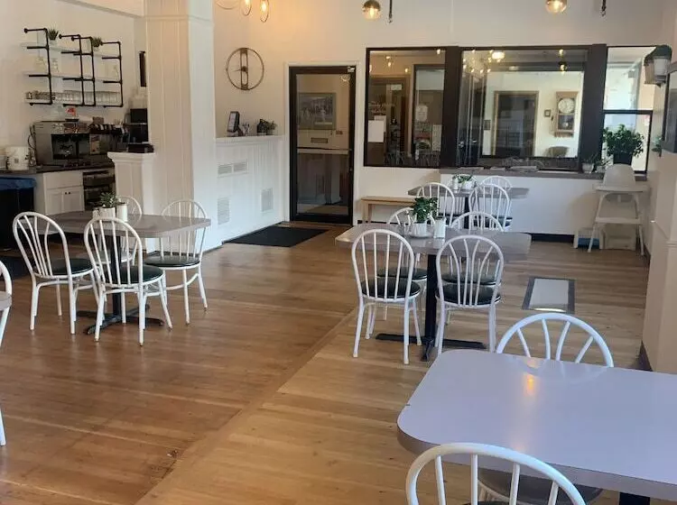 簡易ホテル The Brooks