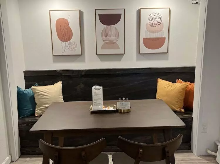 簡易ホテル The Brooks