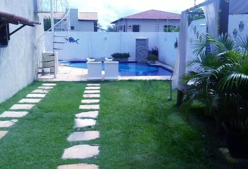 Hotelli Canoa Guest House