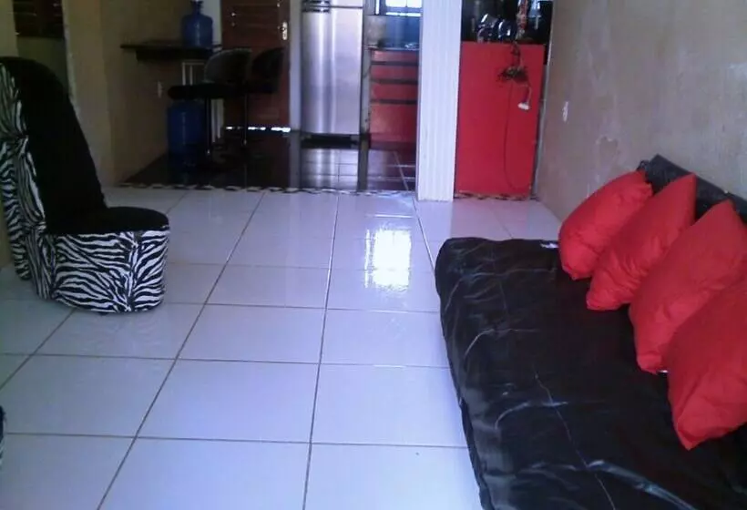 Hotelli Canoa Guest House