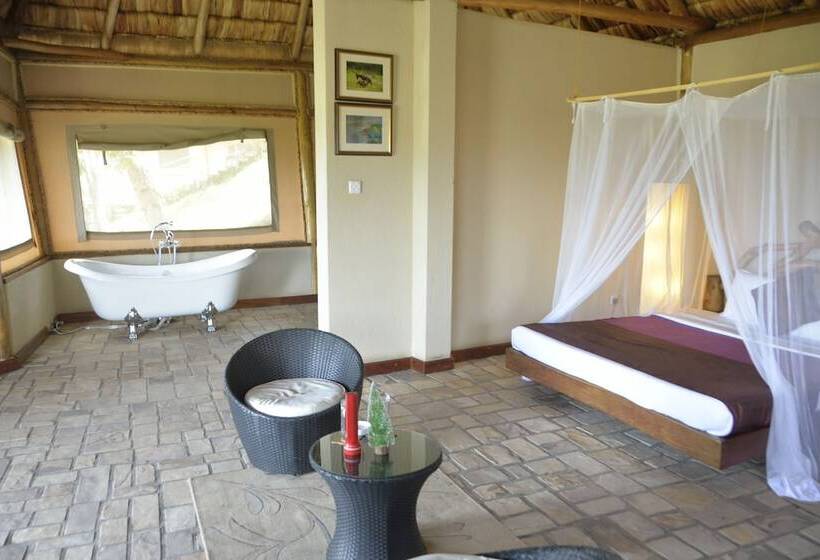 هتل Enganzi Game Lodge