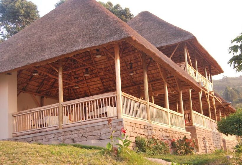 هتل Enganzi Game Lodge