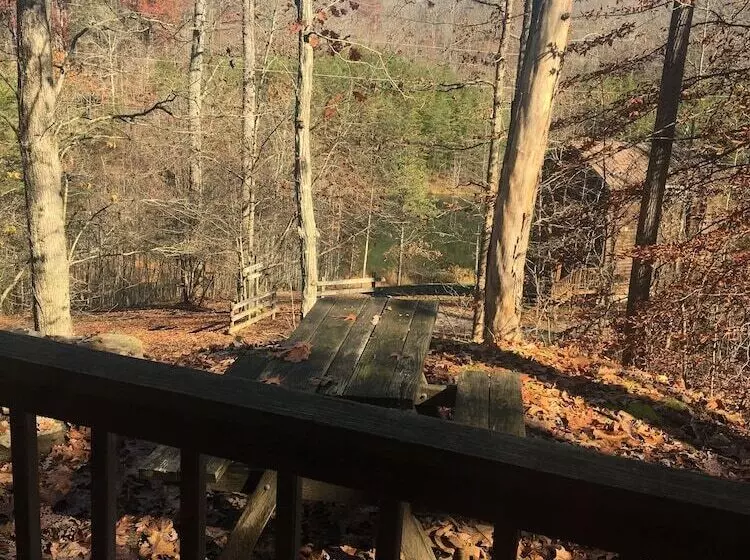 Hotelli Lago Linda Hideaway Camp