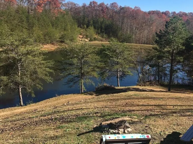 Hotelli Lago Linda Hideaway Camp