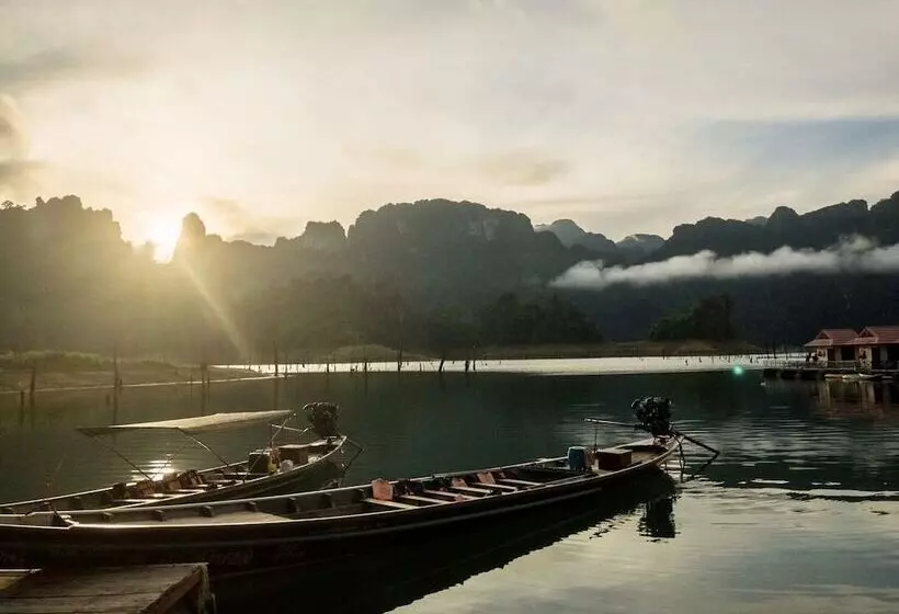 Hotelli Saichol Floating Resort