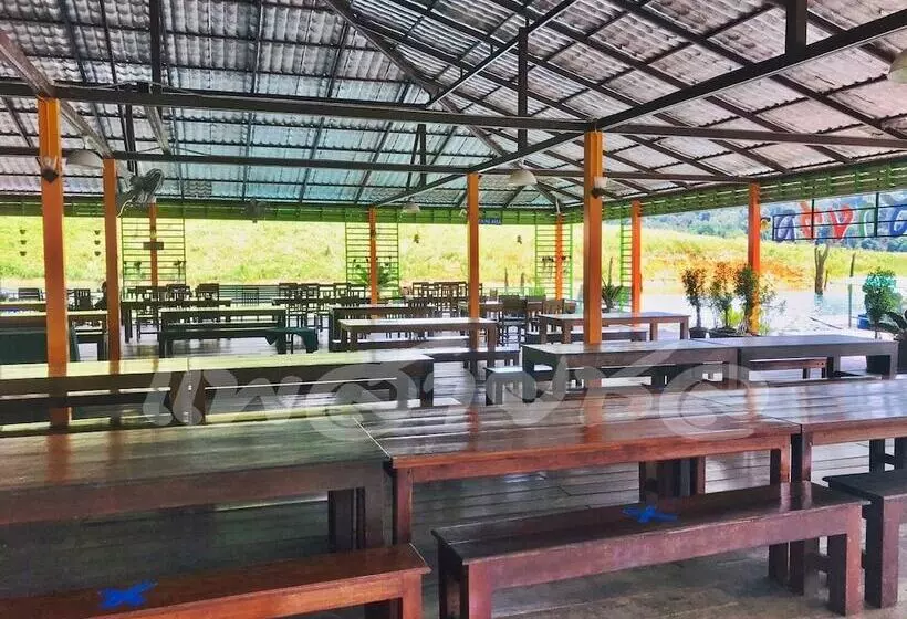 Hotelli Saichol Floating Resort