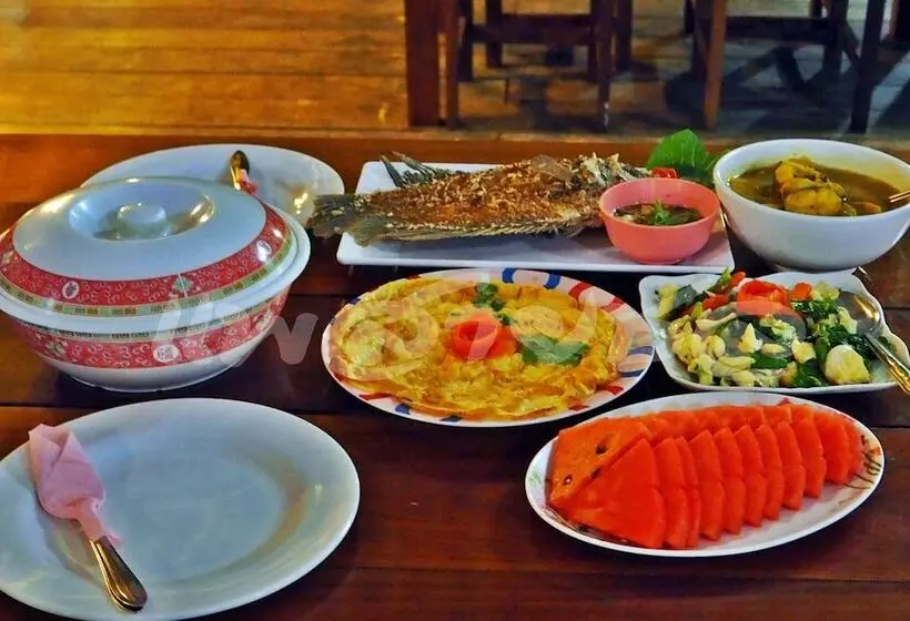 Hotelli Saichol Floating Resort