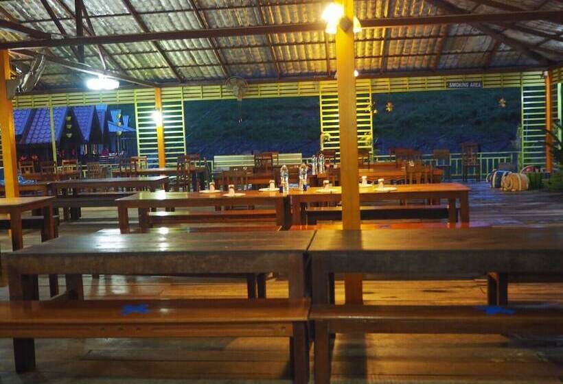 Hotelli Saichol Floating Resort