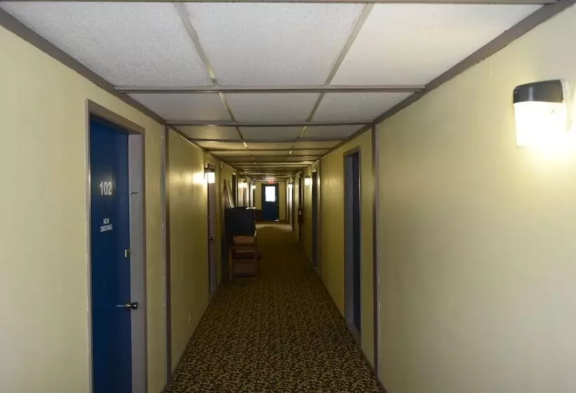 Motelli Countryside Inn