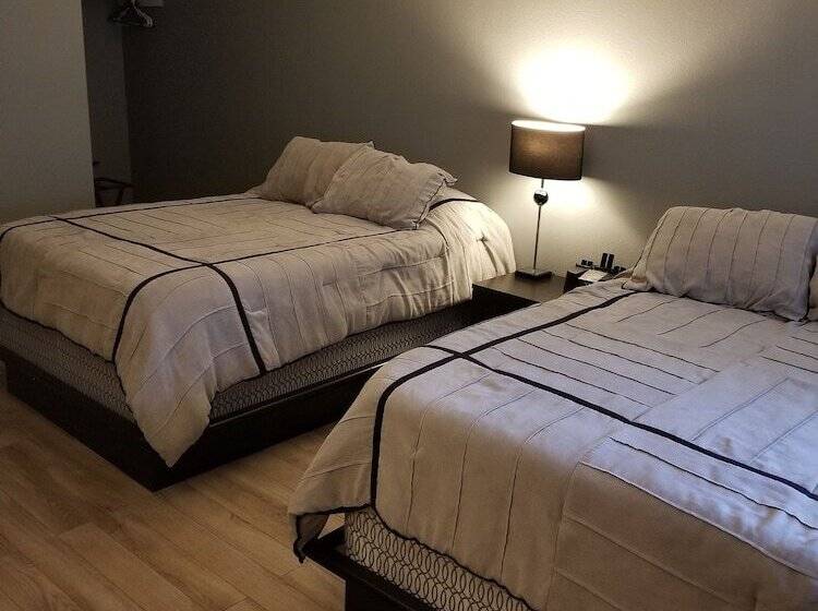 فندق على الطريق North Winds Lodge