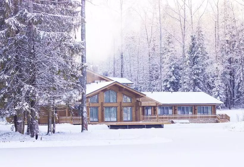 リゾートホテル Eco Hotel Izumrudniy Les