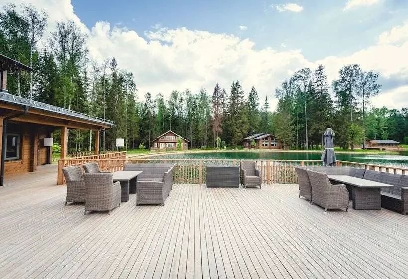 リゾートホテル Eco Hotel Izumrudniy Les