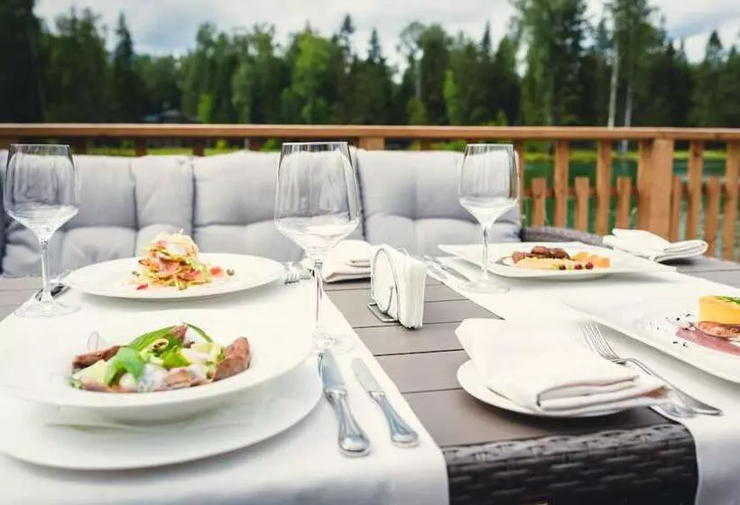 リゾートホテル Eco Hotel Izumrudniy Les