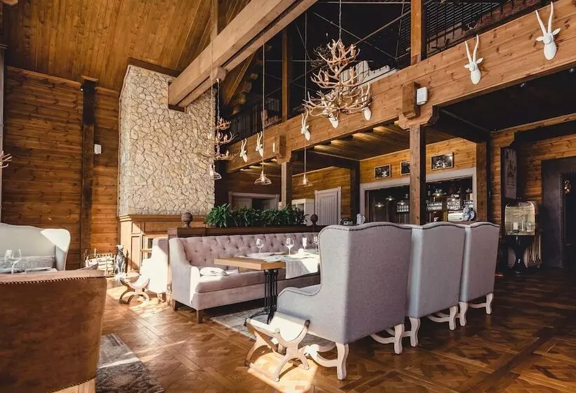 リゾートホテル Eco Hotel Izumrudniy Les