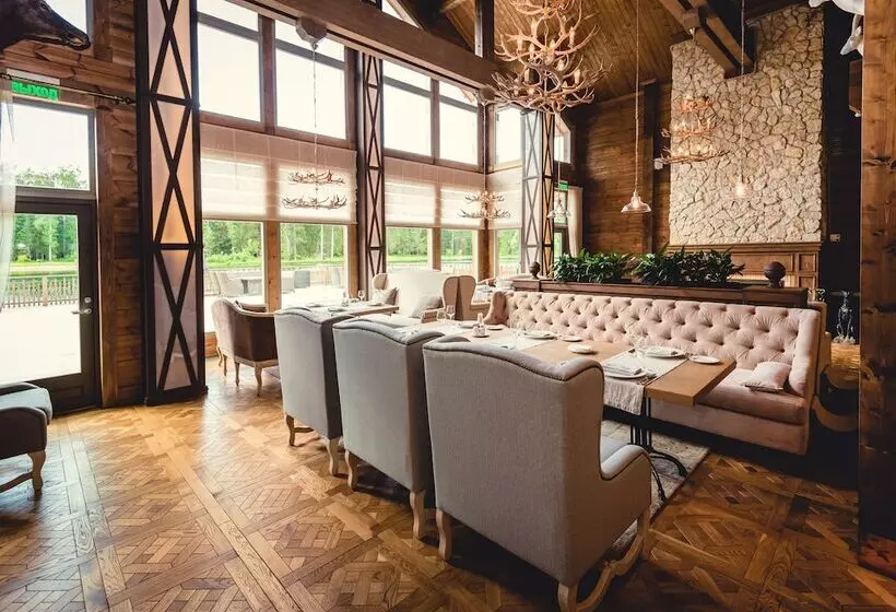 リゾートホテル Eco Hotel Izumrudniy Les