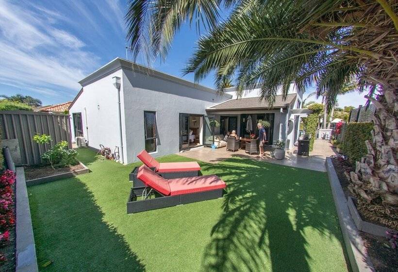 Tuscan Retreat Bed & Breakfast  Adults Only