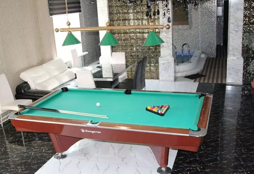 Artem Plaza   Hostel