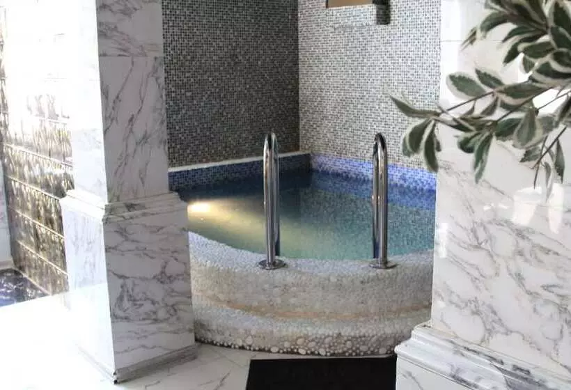 Artem Plaza   Hostel