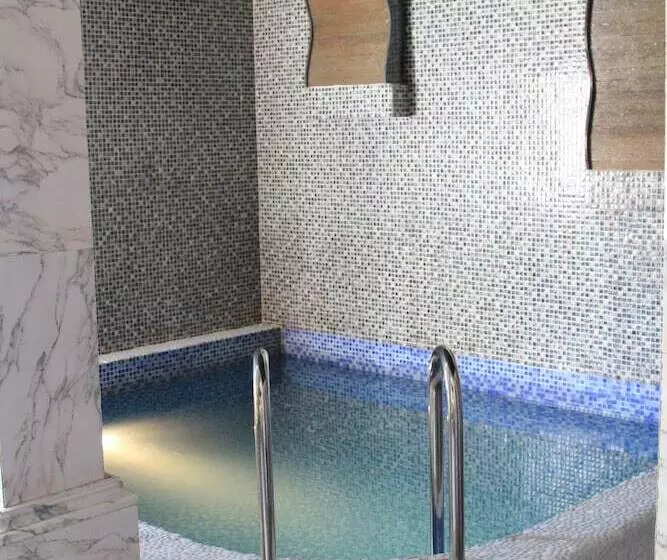 Artem Plaza   Hostel