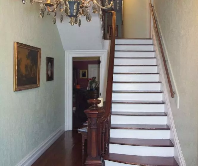 Back Inn Time Bed & Breakfast