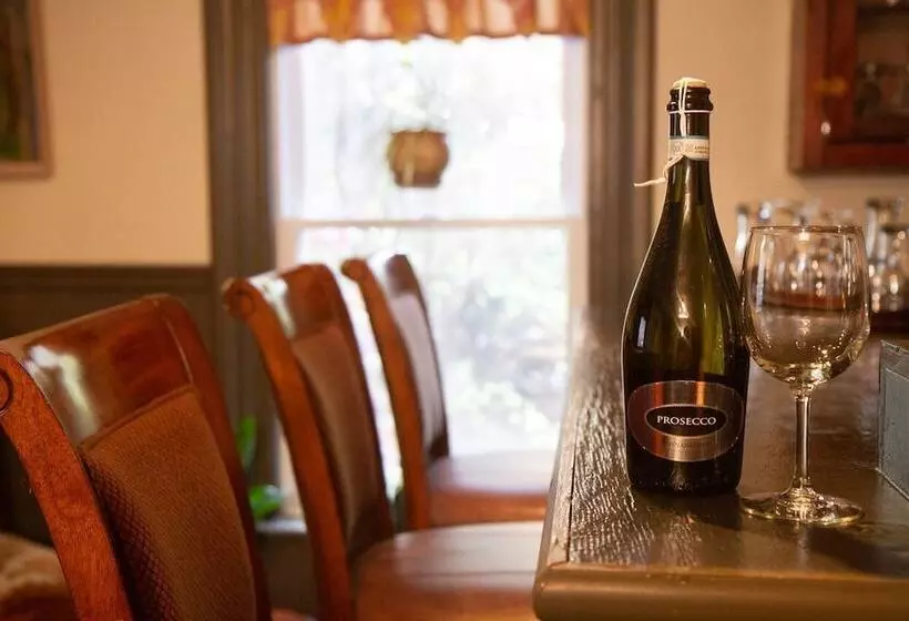 Back Inn Time Bed & Breakfast