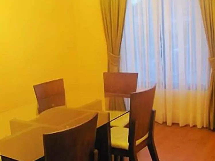 Hostal Plaza Suite
