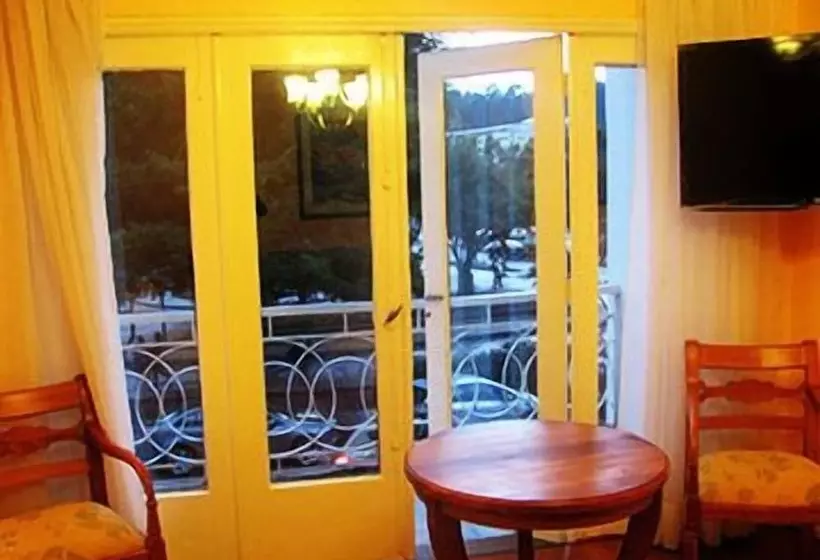 Hostal Plaza Suite