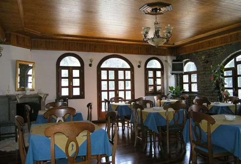 ホテル Archontiko Tzoumerkon