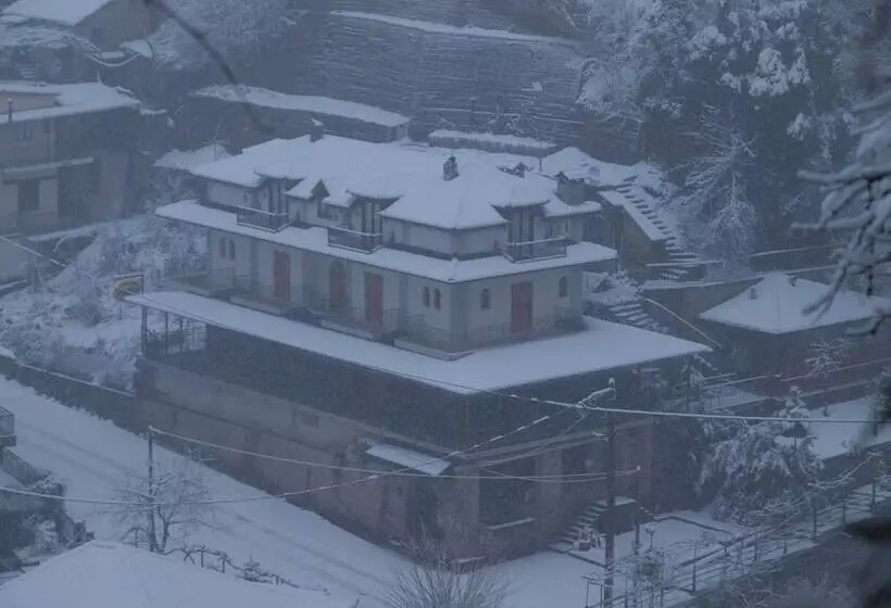 ホテル Archontiko Tzoumerkon