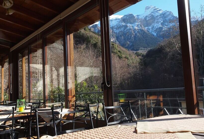 Hotel Archontiko Tzoumerkon