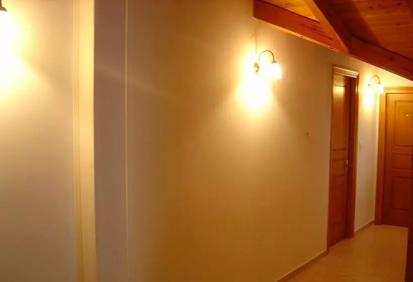 ホテル Archontiko Tzoumerkon