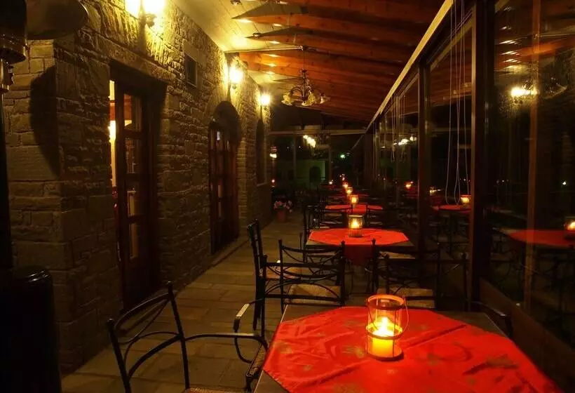 ホテル Archontiko Tzoumerkon