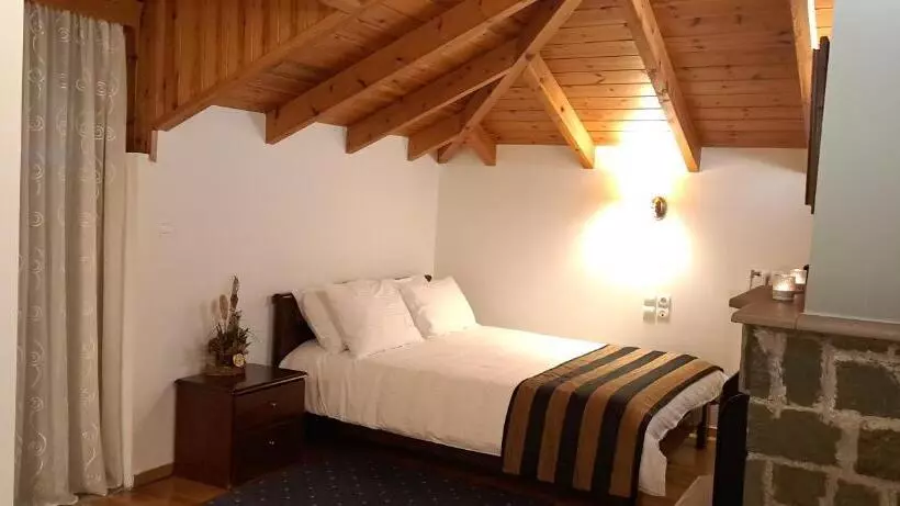 ホテル Archontiko Tzoumerkon