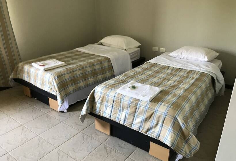 هتل Carlos Franco Country Golf Club