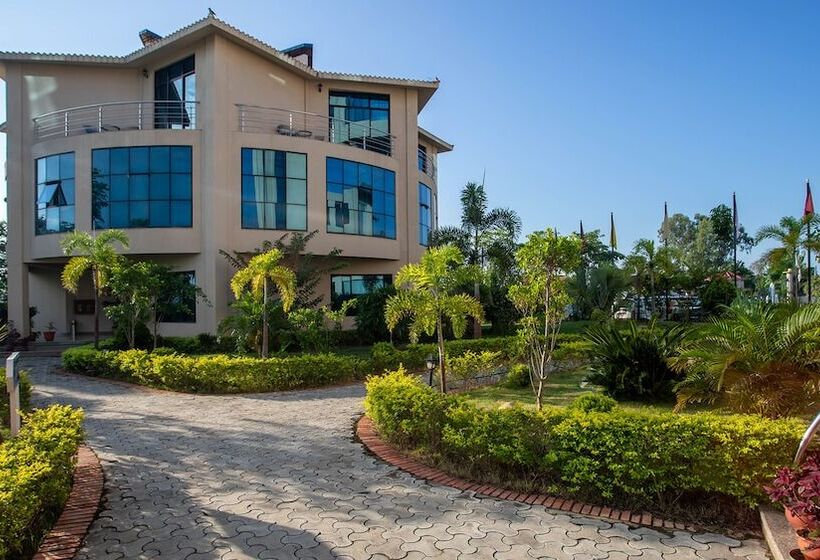 هتل Central Plaza