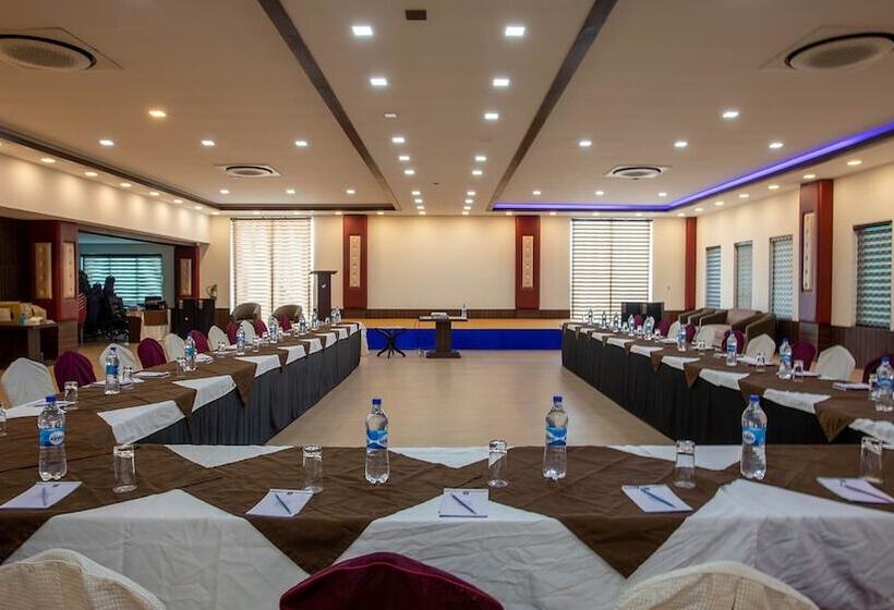 هتل Central Plaza