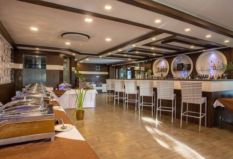 هتل Central Plaza