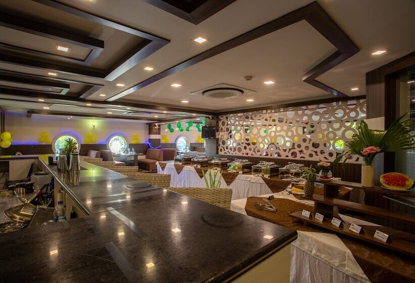 هتل Central Plaza