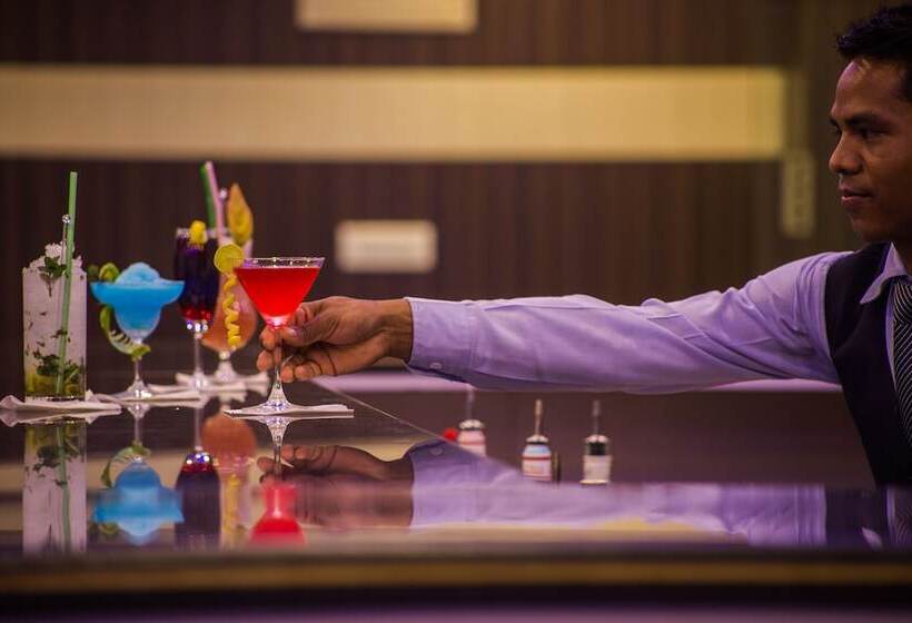 هتل Central Plaza