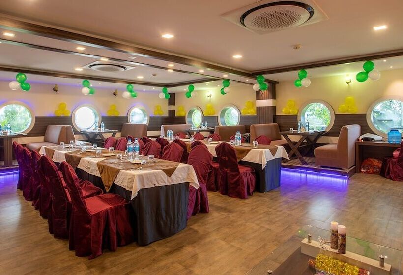 هتل Central Plaza