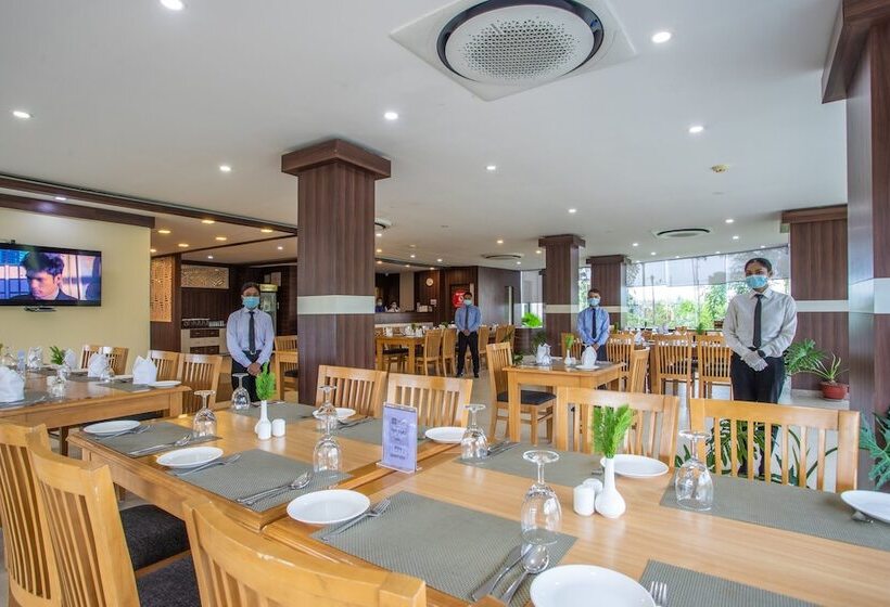 هتل Central Plaza