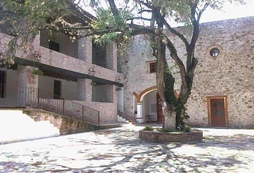 هتل Hacienda Ecoturistica La Salitrera