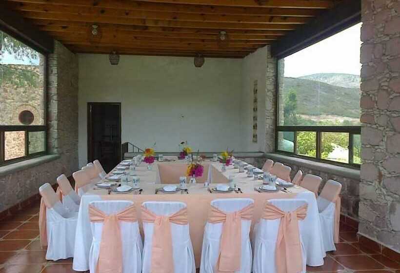 هتل Hacienda Ecoturistica La Salitrera