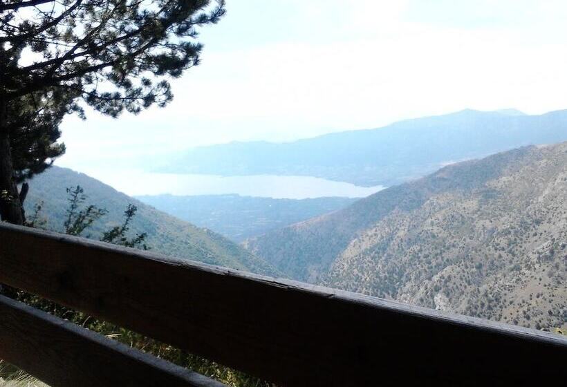 בית מלון כפרי Katafigi