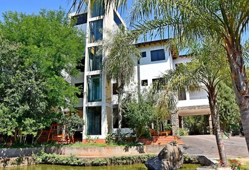 هتل Los Lagos Resort