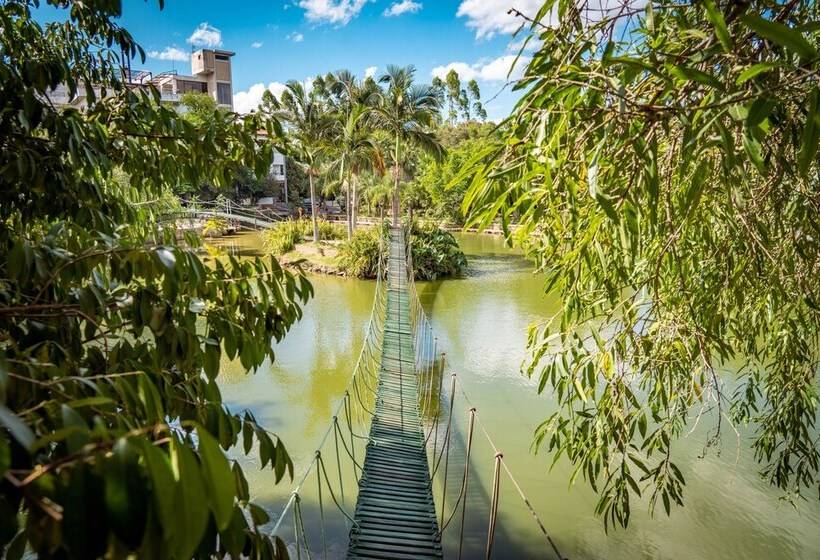 هتل Los Lagos Resort