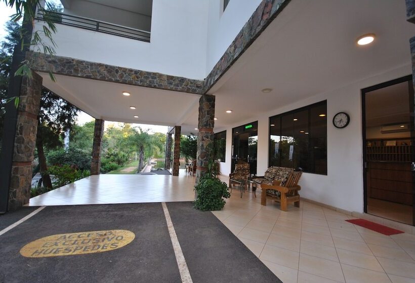 هتل Los Lagos Resort